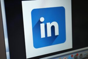ใช้ LinkedIn ในการหางานมีประโยชน์อย่างไรแพลตฟอร์มทางสังคม?